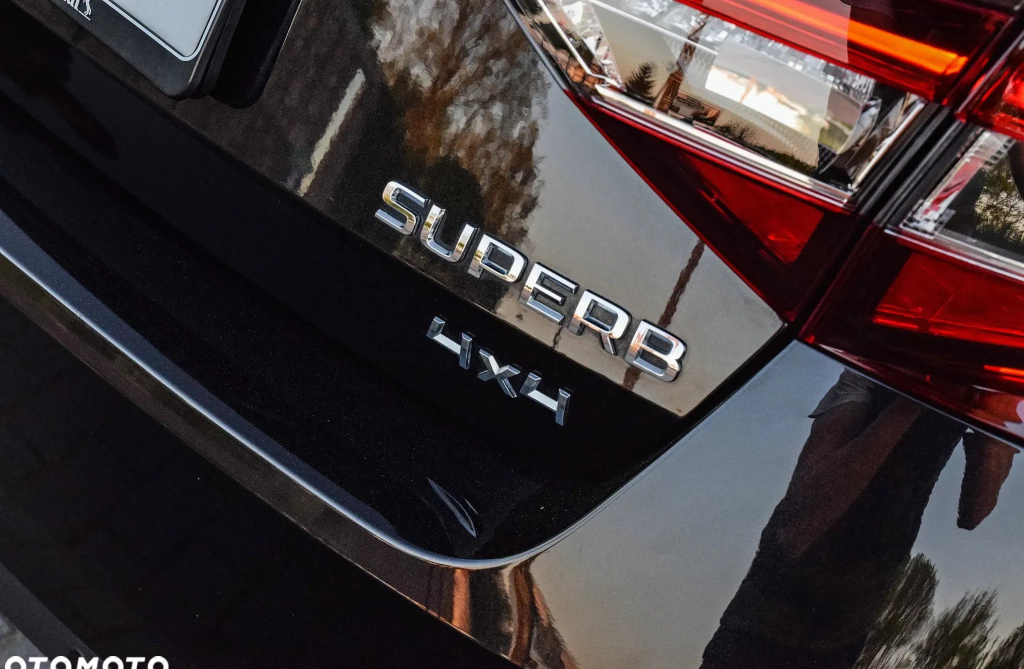 Skoda Superb cena 84900 przebieg: 200000, rok produkcji 2018 z Sochaczew małe 742